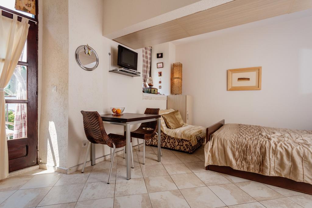 Celine'S Place By The Sea Kotor Exterior photo
